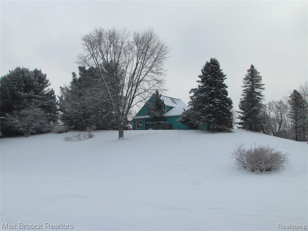 4622 Fleck Drive, Hartland, MI 48430 — Photo 2