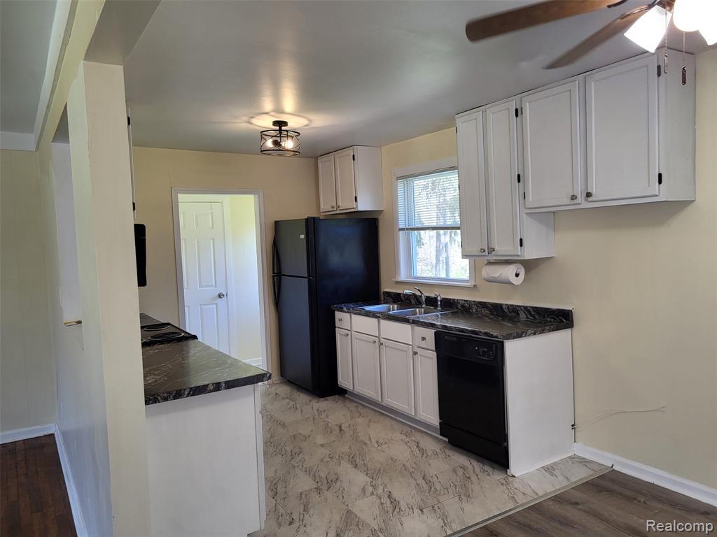 477 Crediton Street, Lake Orion, MI 48362 — Photo 12