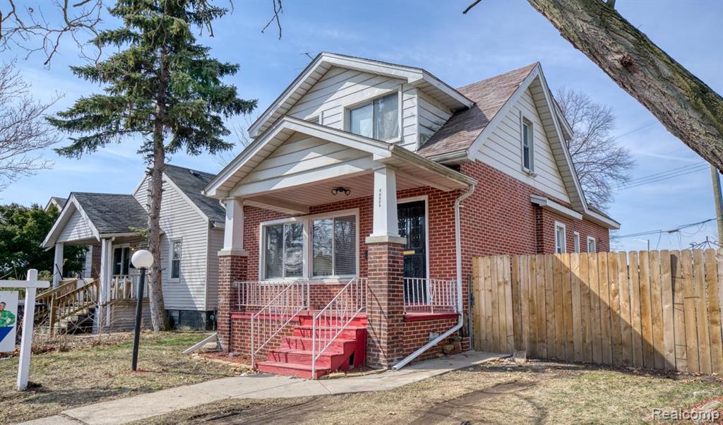 15509 Holmur Street - Photo 2
