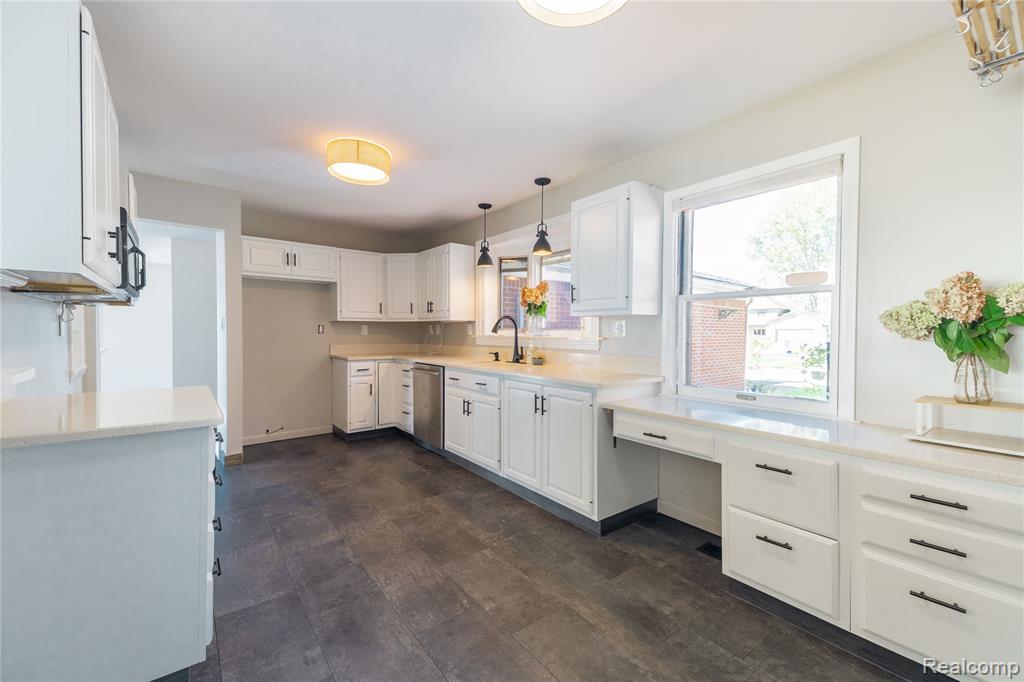 27627 Elba Drive, Grosse Ile, MI 48138 — Photo 5