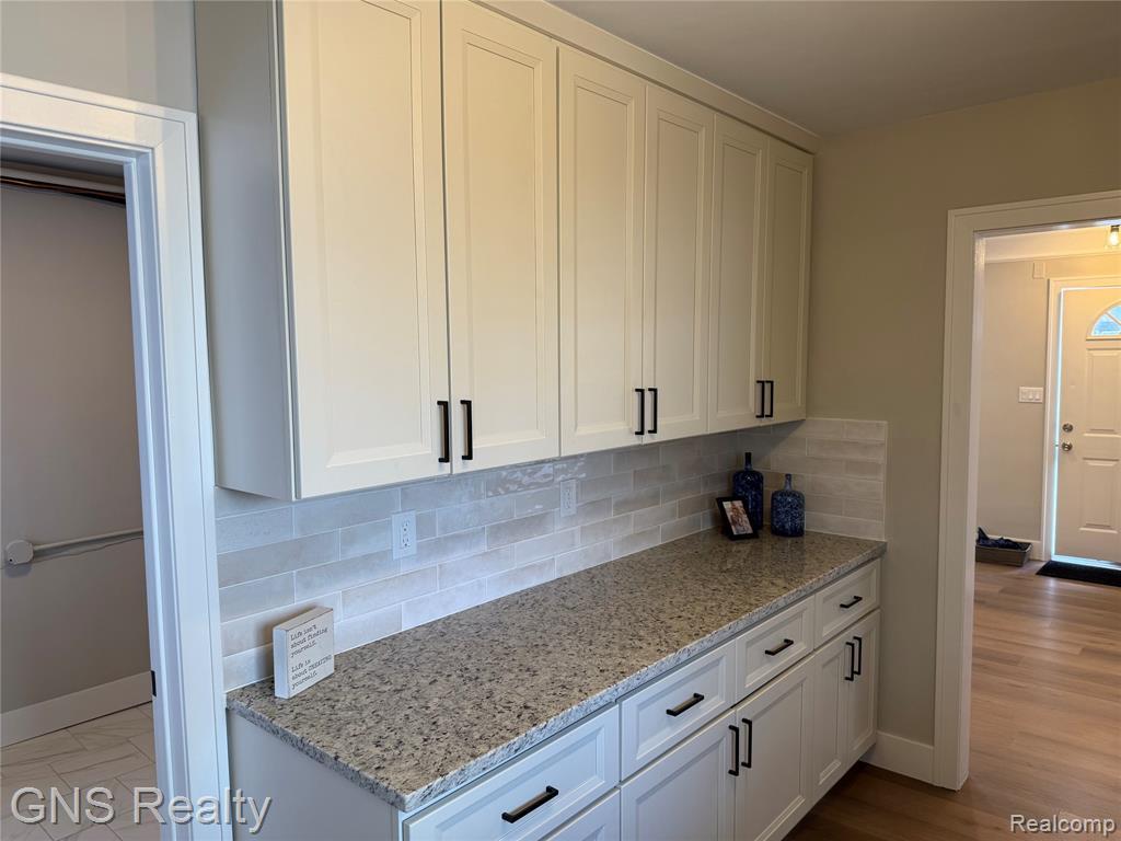 1143 E Harwood Avenue, Madison Heights, MI 48071 — Photo 8