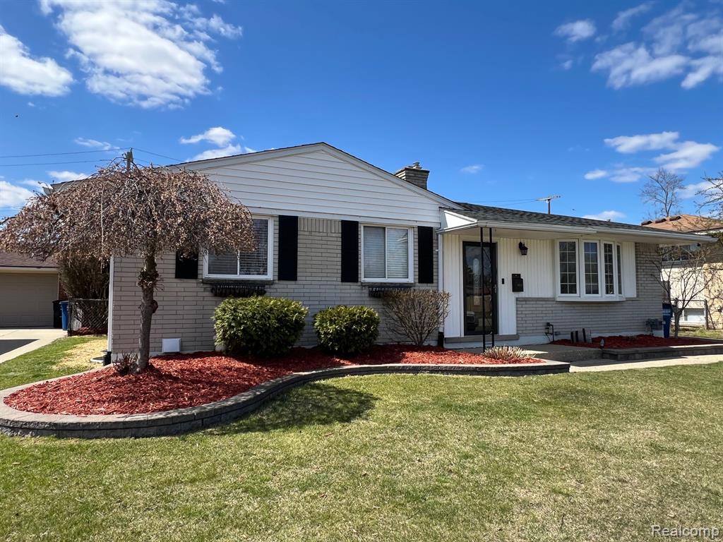 7101 N WILDWOOD Street, Westland, MI — front exterior