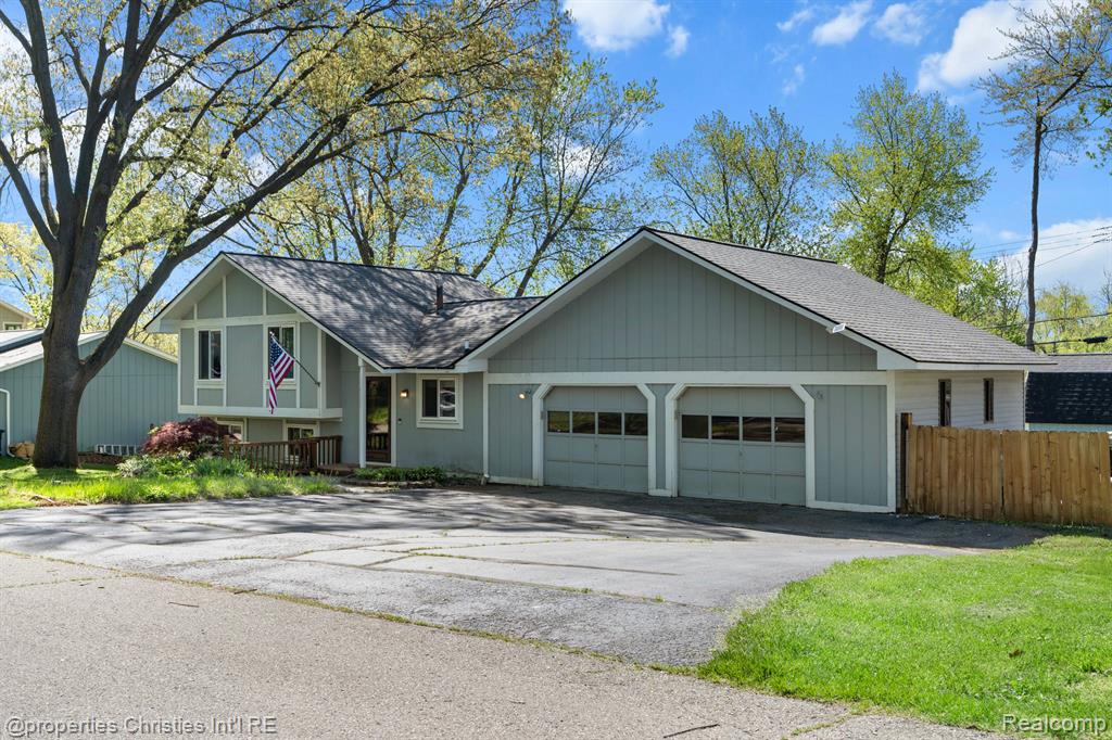 6785 GRASSLAND Avenue, West Bloomfield, MI 48324 — Photo 3