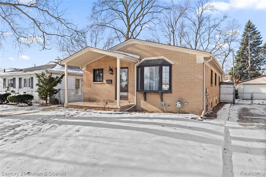 5949 Fenton Street, Dearborn Heights, MI 48127 — front exterior