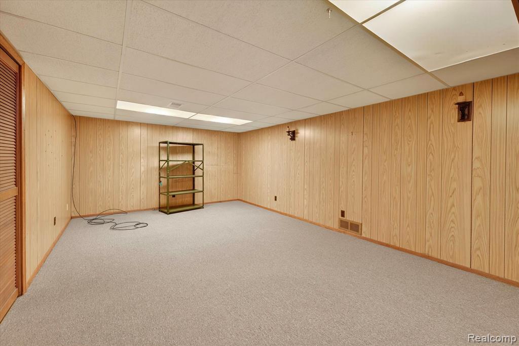 18268 University Park Drive, Livonia, MI, 48152