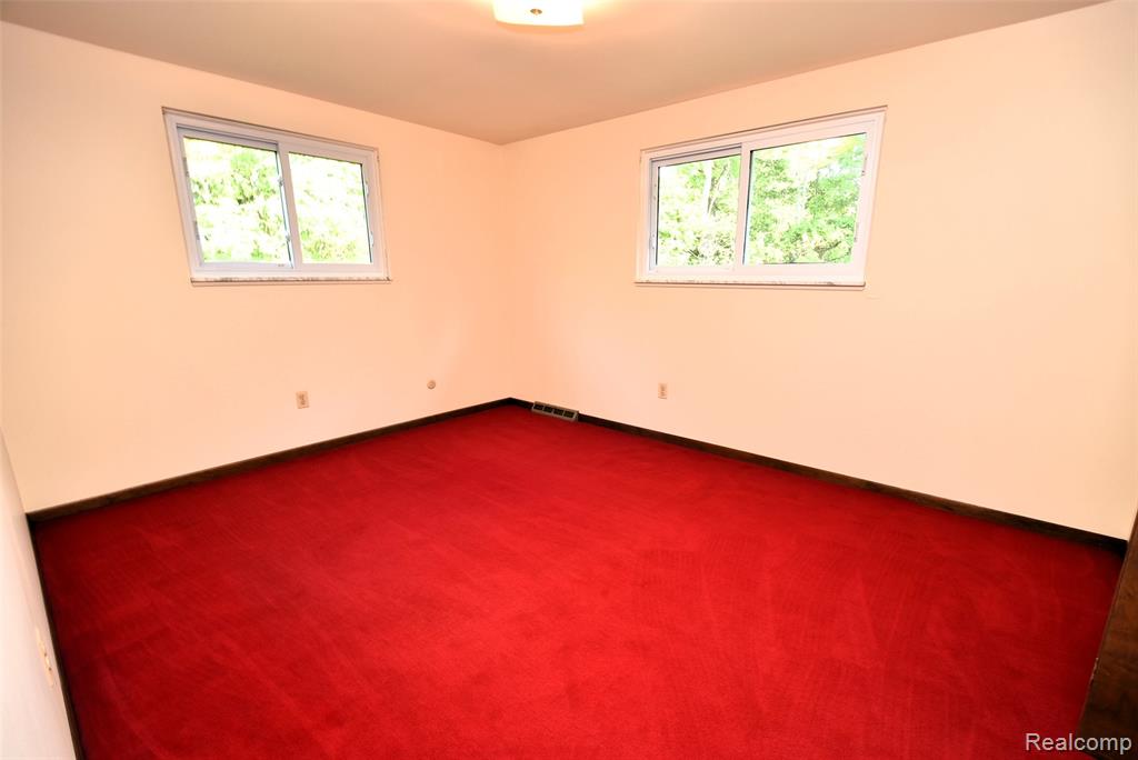 2356 Rochester Road, Leonard, MI 48367 — Photo 27