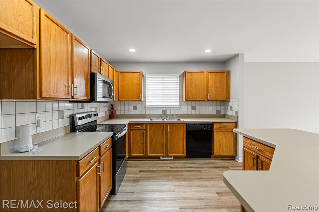 708 Wilberforce Drive, Flint, MI 48503 — Photo 7