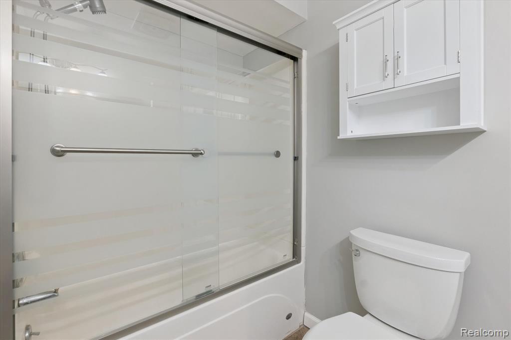 6233 Golfview Drive, Burton, MI 48509 — Photo 22