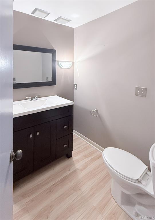 21660 Riverview Drive, Beverly Hills, MI 48025 — Photo 32