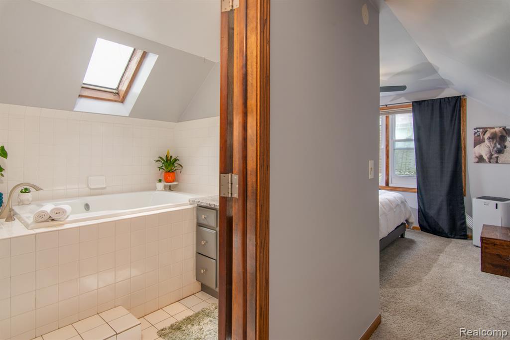 10855 Kingston Avenue, Huntington Woods, MI — Photo 26