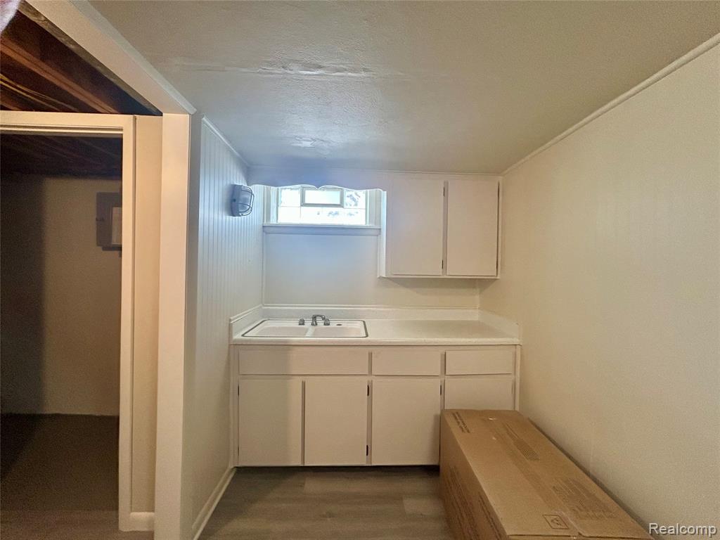 86 E Columbia Avenue, Pontiac, MI 48340 — Photo 11