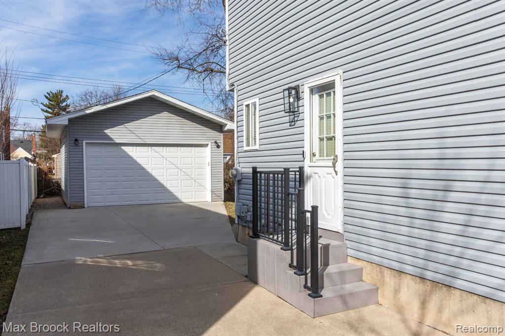 906 McLean Avenue, Royal Oak, MI 48067 — Photo 20