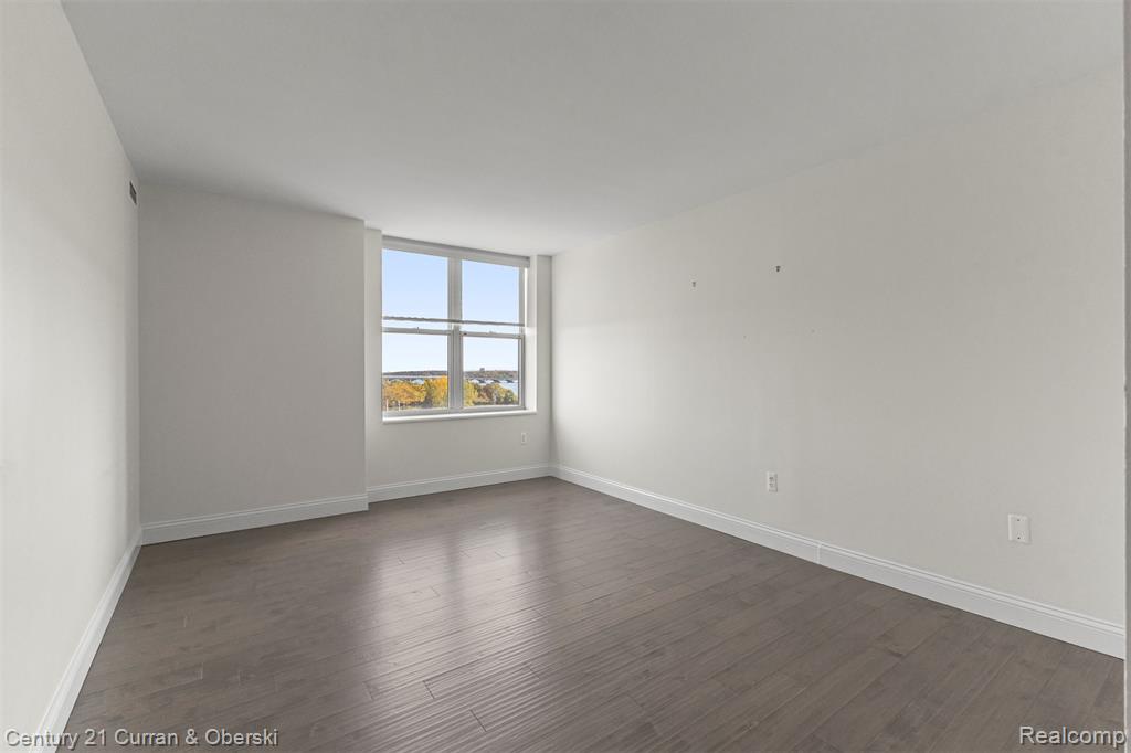 250 E Harbortown Drive, 708, Detroit, MI 48207 — Photo 21