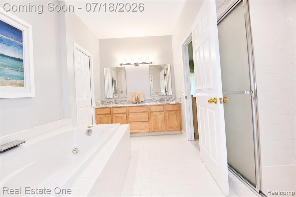 716 Bristol Lane, Orion, MI 48348 — Photo 19