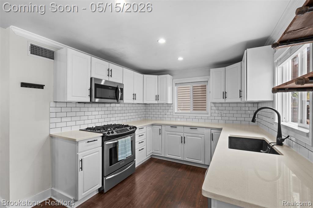 142 Massoit Street, Commerce Twp, MI — Photo 18