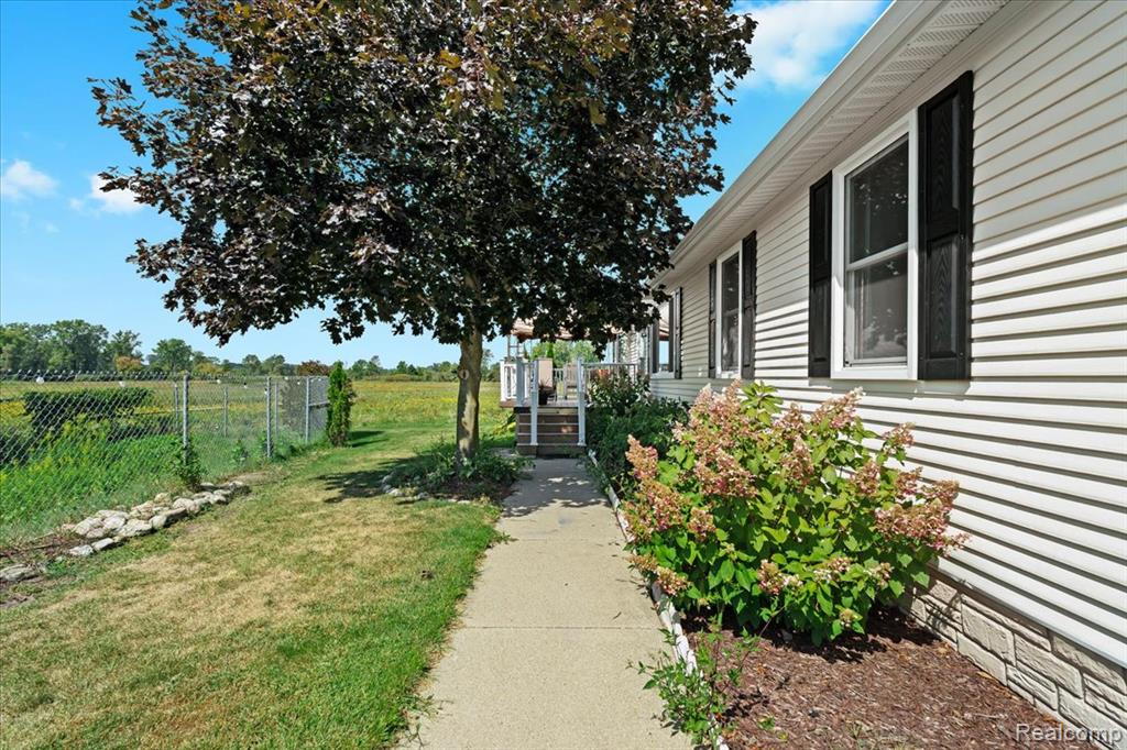 971 RED CEDAR Drive, Howell, MI 48843 — Photo 2