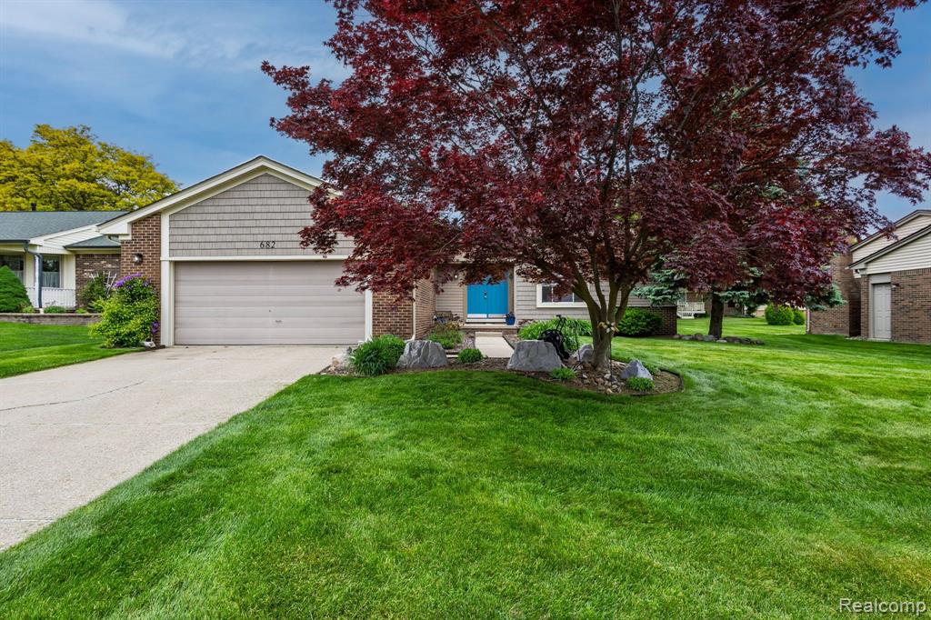 682 LOCKPORT Road, Rochester, MI 48307 — front exterior