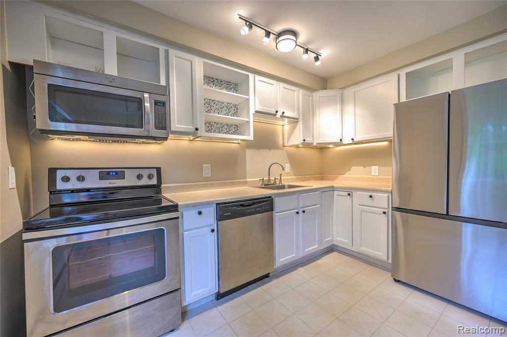 52461 Pappy Lane, Shelby Twp, MI 48316 — Photo 9
