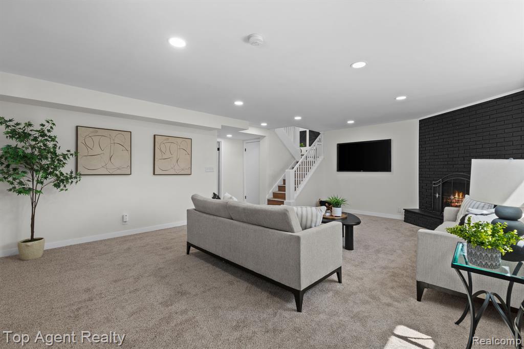 23701 Marlow Street, Oak Park, MI 48237 — Photo 15