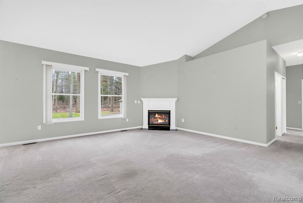 4039 Stoney Creek Drive, Fort Gratiot, MI 48059 — Photo 9