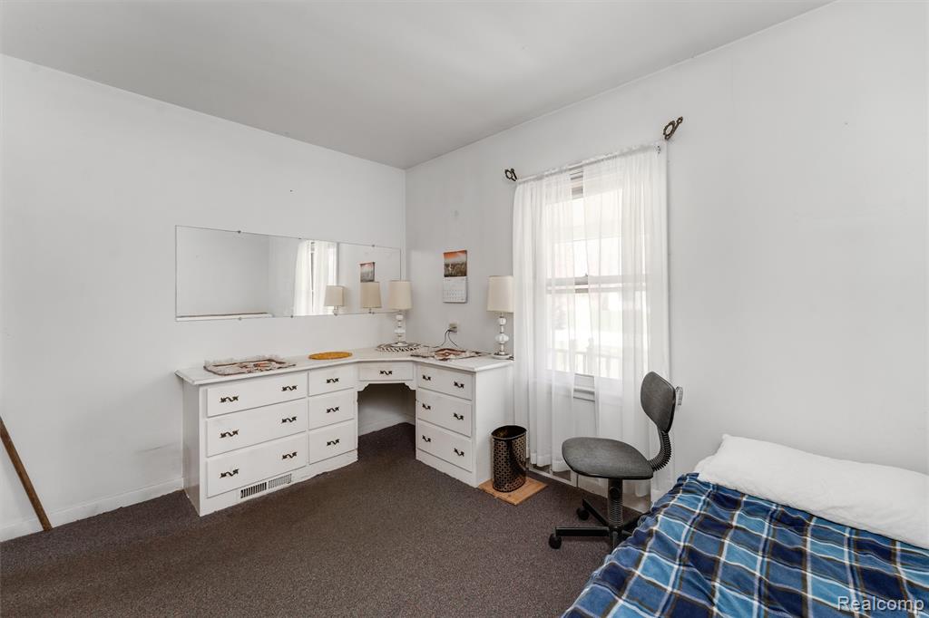 5711 Crescent Road, Waterford, MI 48327 — Photo 17