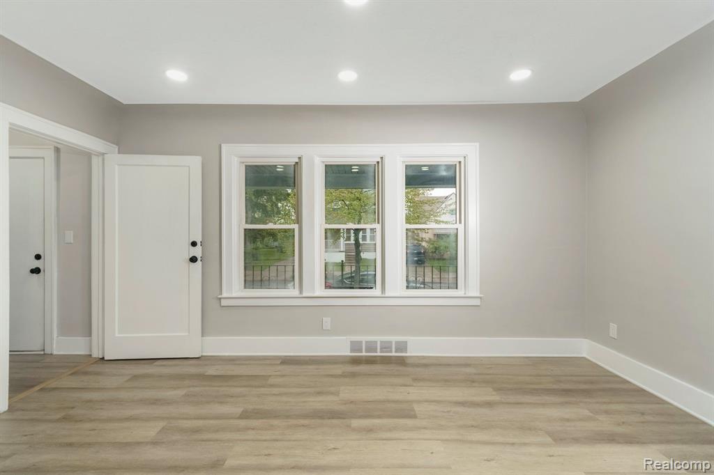 5484 MIDDLESEX Street, Dearborn, MI 48126 — Photo 11