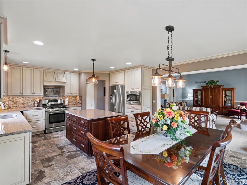 47215 Robins Nest Drive, Utica, MI 48315 — Photo 22