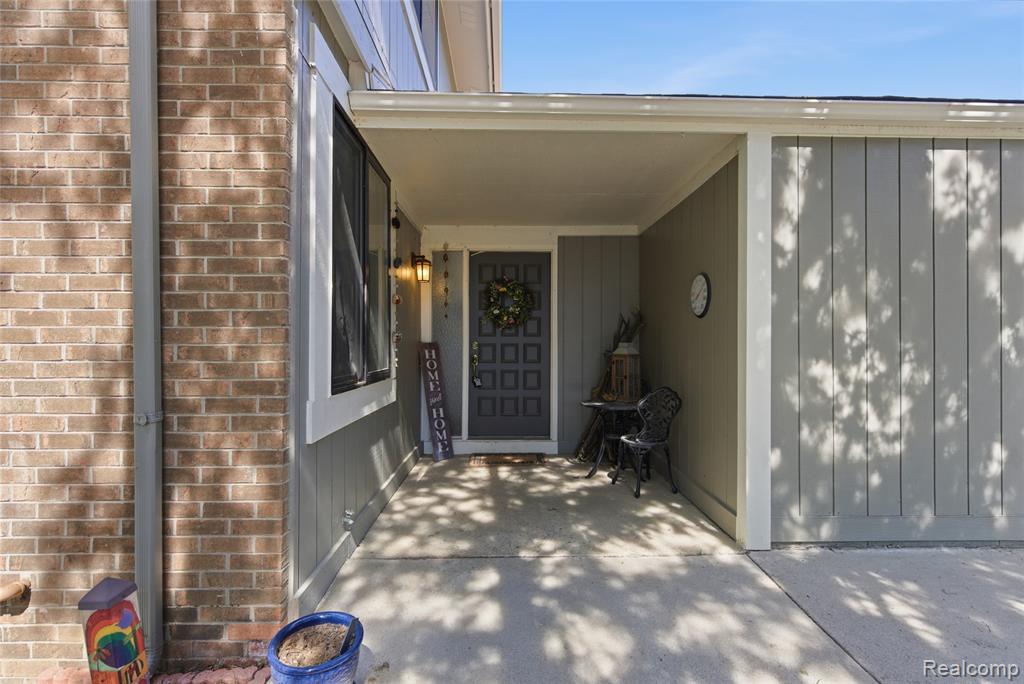 868 Yorktown Court, Northville, MI 48167 — Photo 3