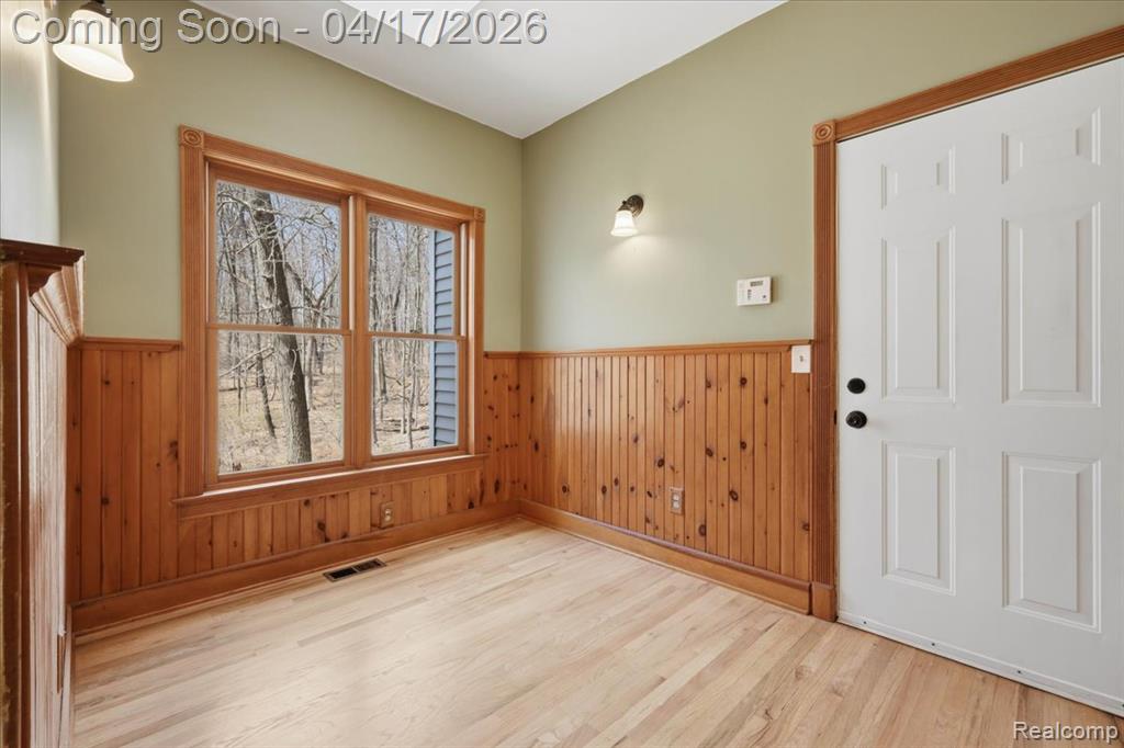 2222 S Hickory Ridge Trail, Milford, MI 48380 — Photo 12