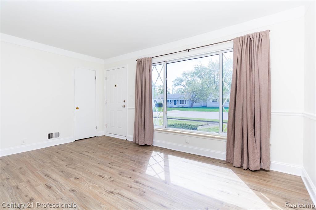 21892 Ehlert Avenue, Warren, MI 48089 — Photo 7