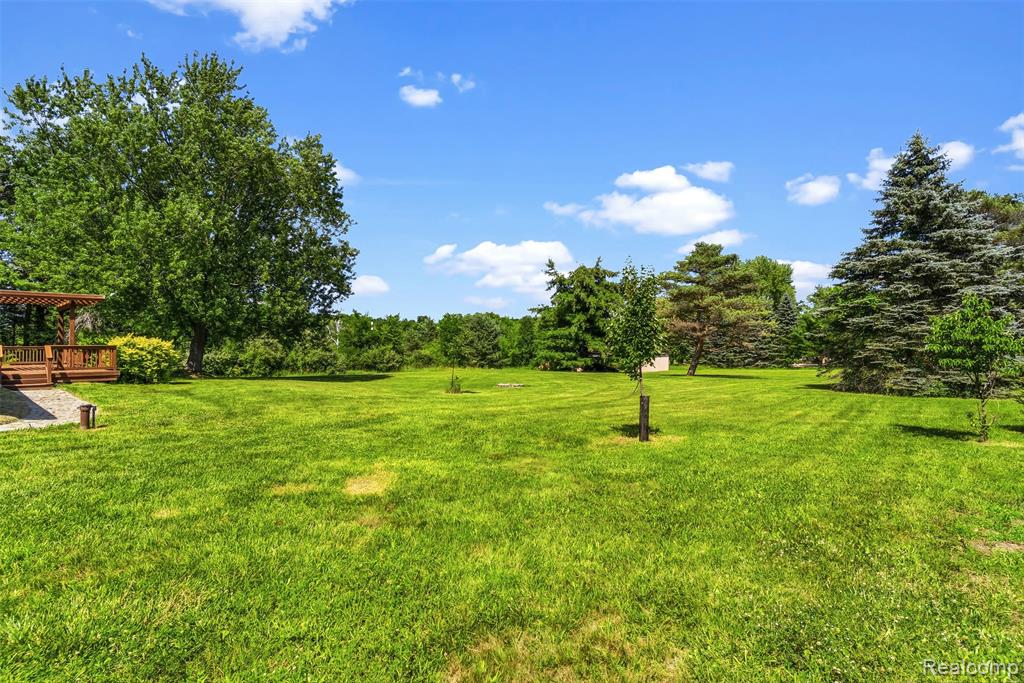 9200 Hickory Ridge Road, Holly, MI 48442 — Photo 25