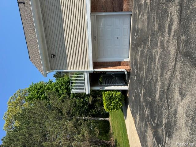 56543 Scotland Boulevard, Utica, MI 48316 — front exterior