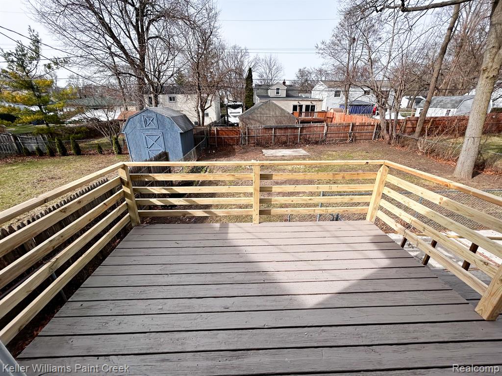 5832 OPALINE Drive, Waterford, MI 48327 — Photo 30