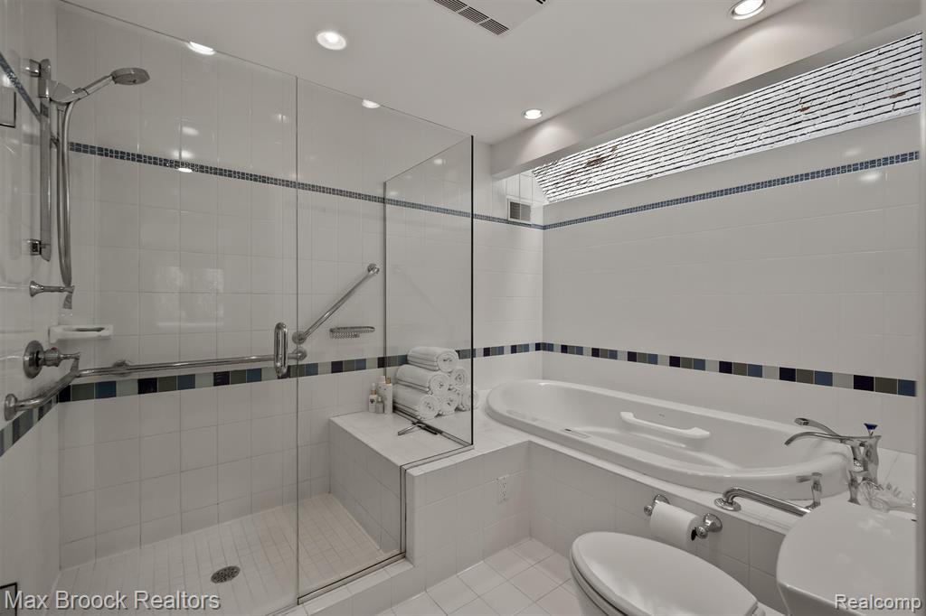 969 Bloomfield Woods, Bloomfield Hills, MI 48304 — Photo 29