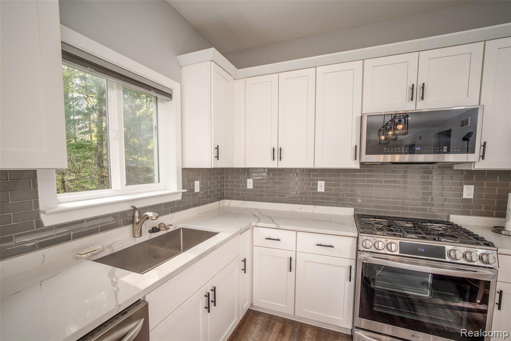 11913 Tuttle Hill Road, Willis, MI 48191 — Photo 9
