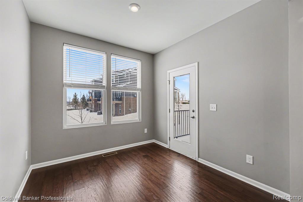 4883 Broomfield Way, Lake Orion, MI — Photo 12
