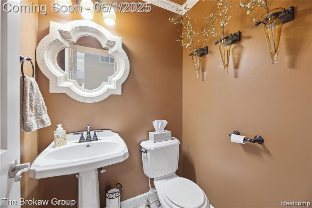 6387 Pinebrook Lane, Burton, MI 48509 — Photo 40
