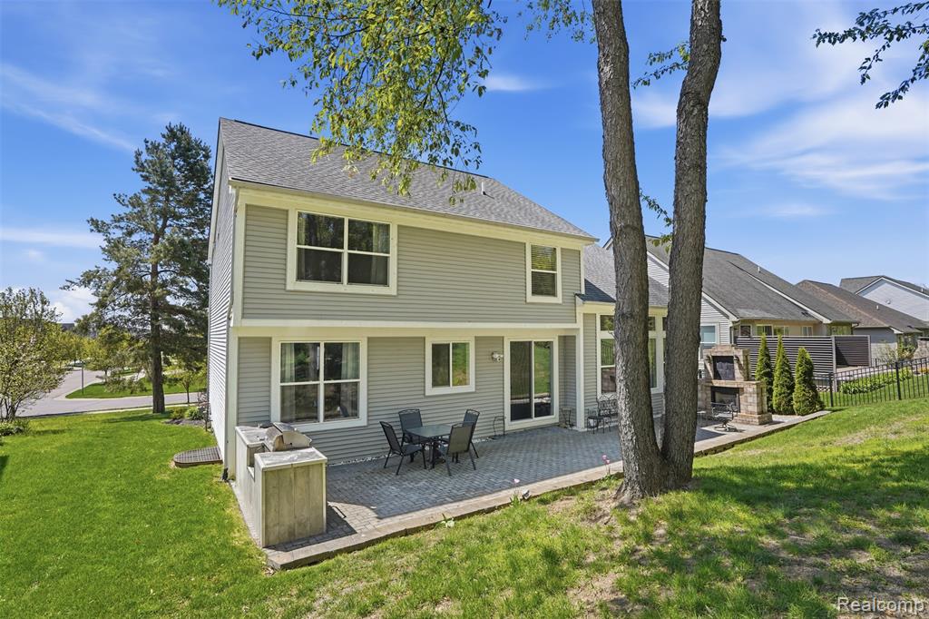 529 Napa Valley Drive, Milford, MI 48381 — Photo 36