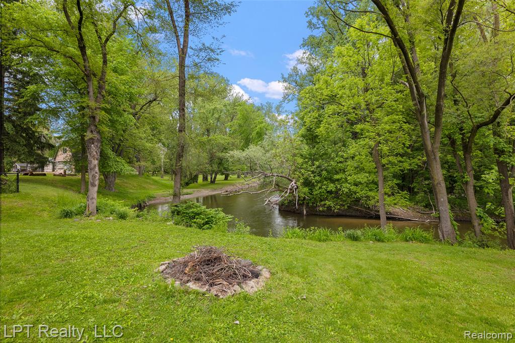 41400 Utica Road, Sterling Heights, MI 48313 — Photo 32