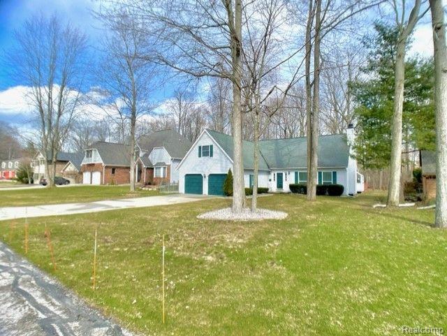 3686 E Surrey Lane, Fort Gratiot, MI 48059 — Photo 2