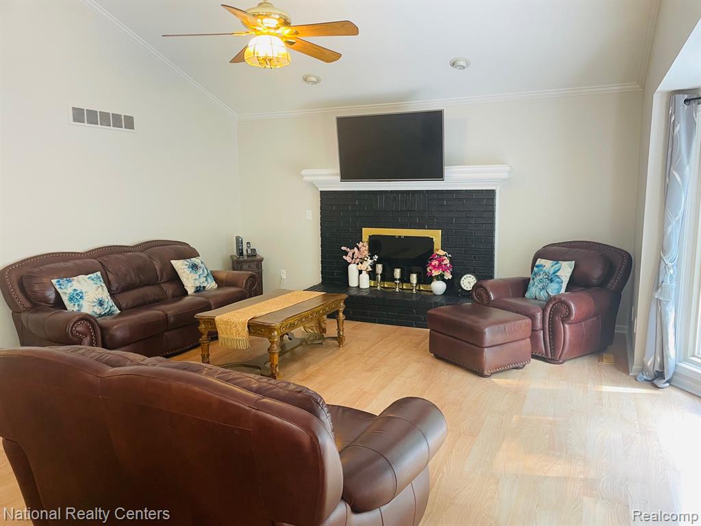 46369 SPRINGHILL Drive, Shelby Twp, MI 48317 — Photo 8
