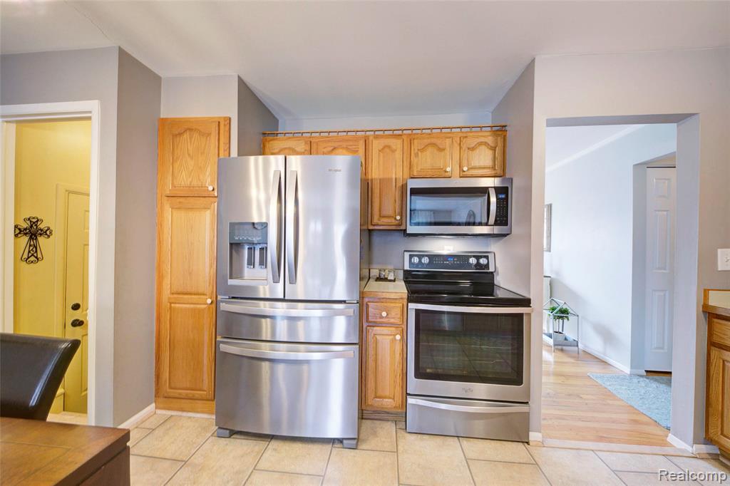 31906 Cambridge Street, Garden City, MI — Photo 10