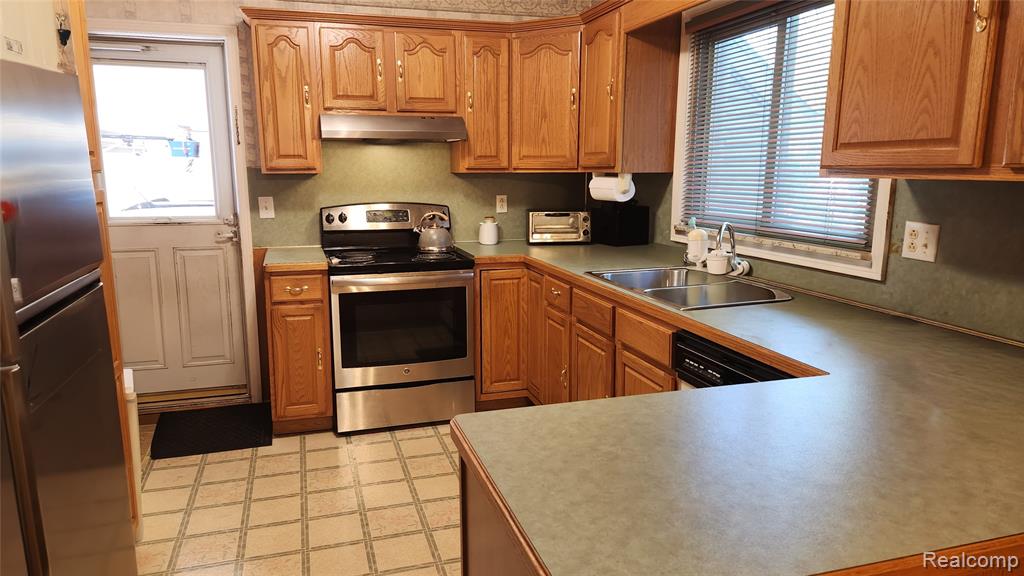 4107 Park Forest Drive, Flint, MI 48507 — Photo 4