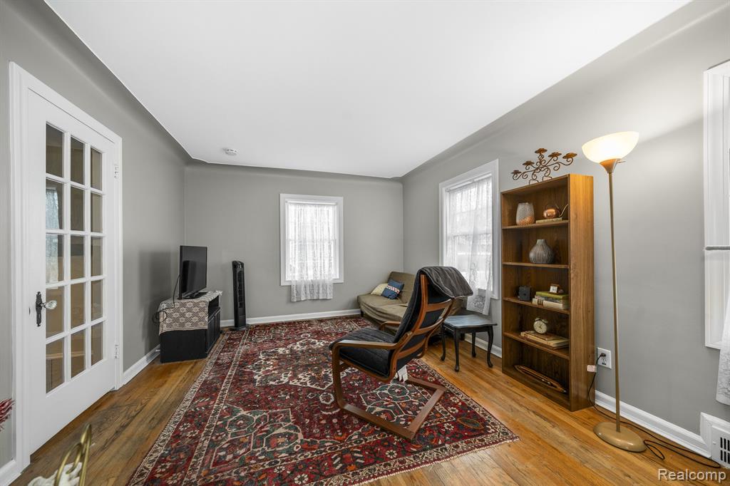 8107 Kaltz, Center Line, MI 48015 — Photo 4