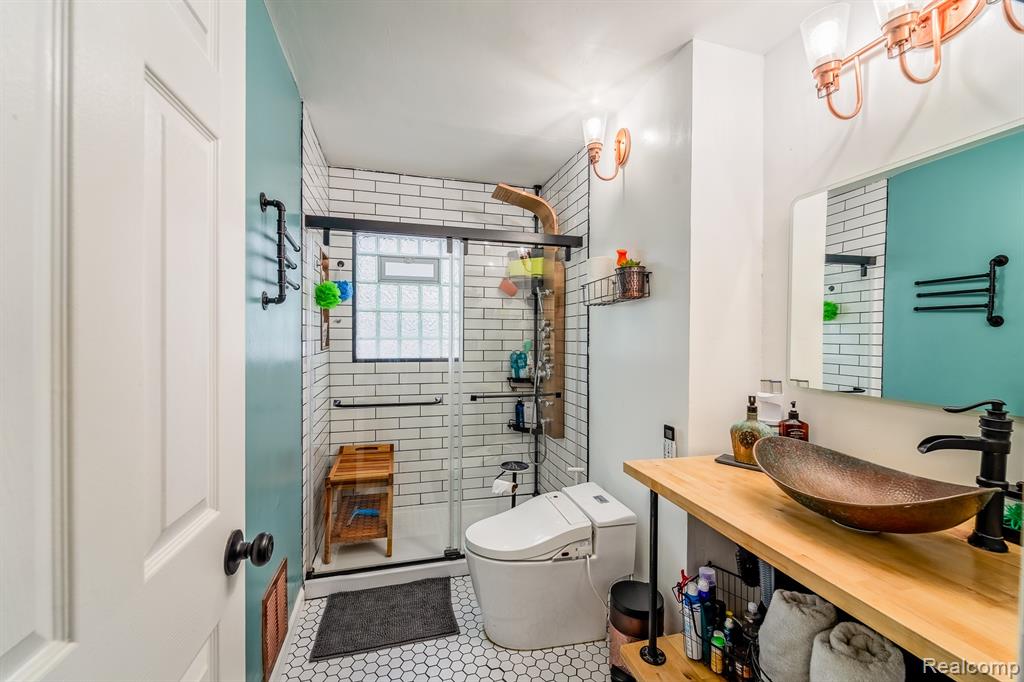 706 WHITE Avenue, Lincoln Park, MI 48146 — Photo 11