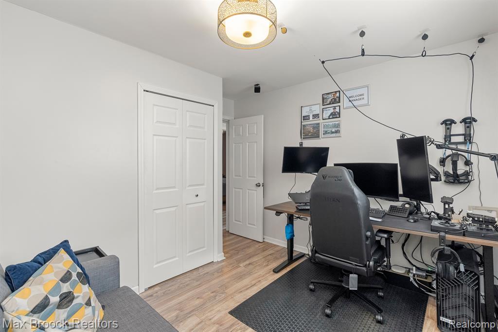 501 S Edgeworth Avenue, Royal Oak, MI 48067 — Photo 31
