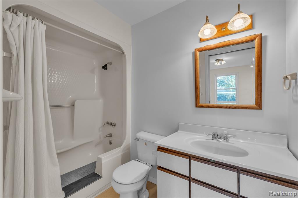 4419 Grace Avenue, Wayne, MI 48184 — Photo 27