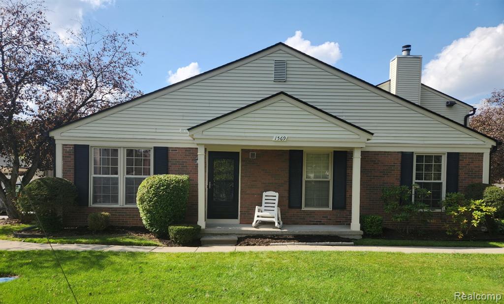 1569 Dover Hill N, Walled Lake, MI 48390 — front exterior