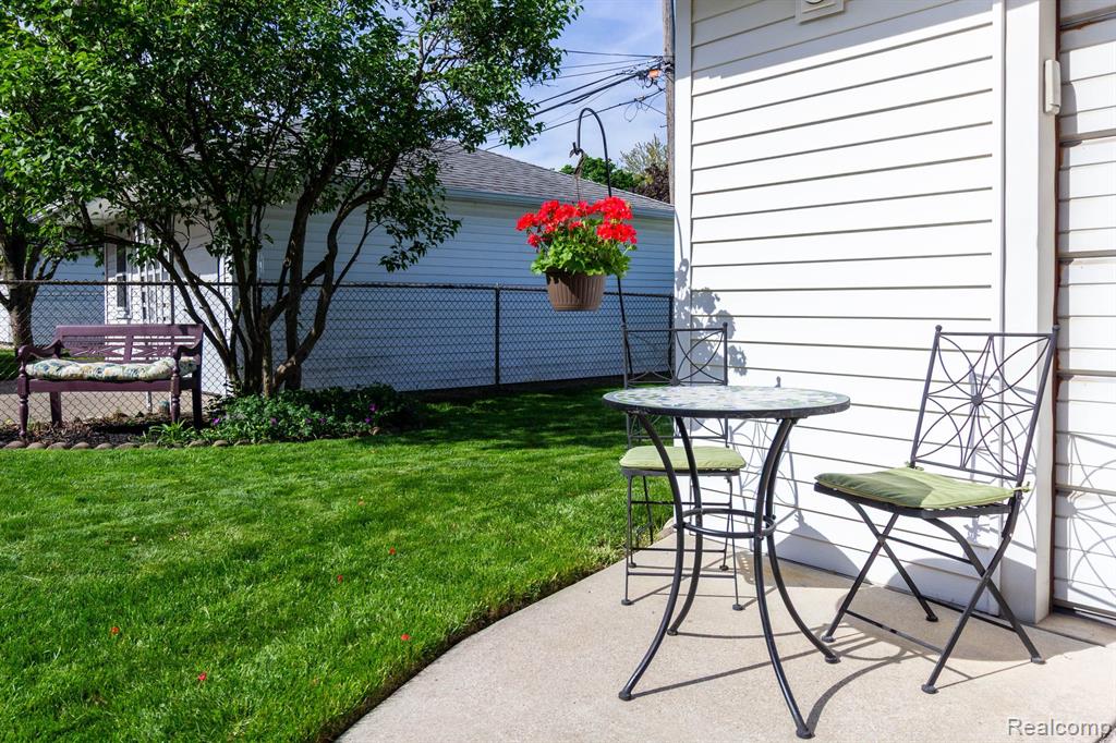 9648 STERLING Avenue, Allen Park, MI 48101 — Photo 45
