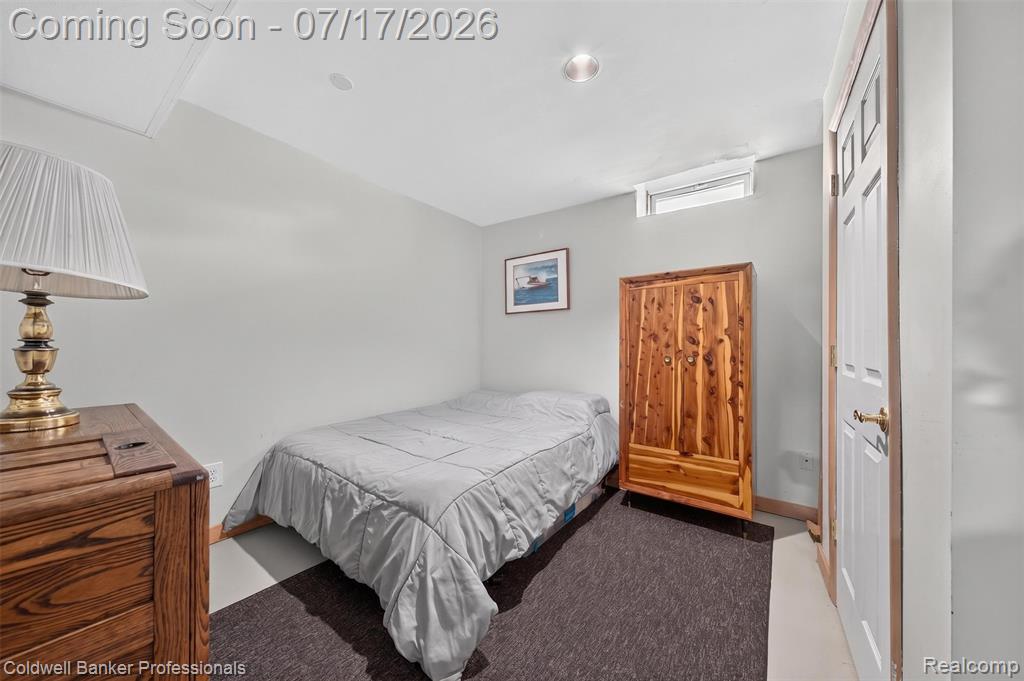 26606 Hales Street, Madison Heights, MI 48071 — Photo 23